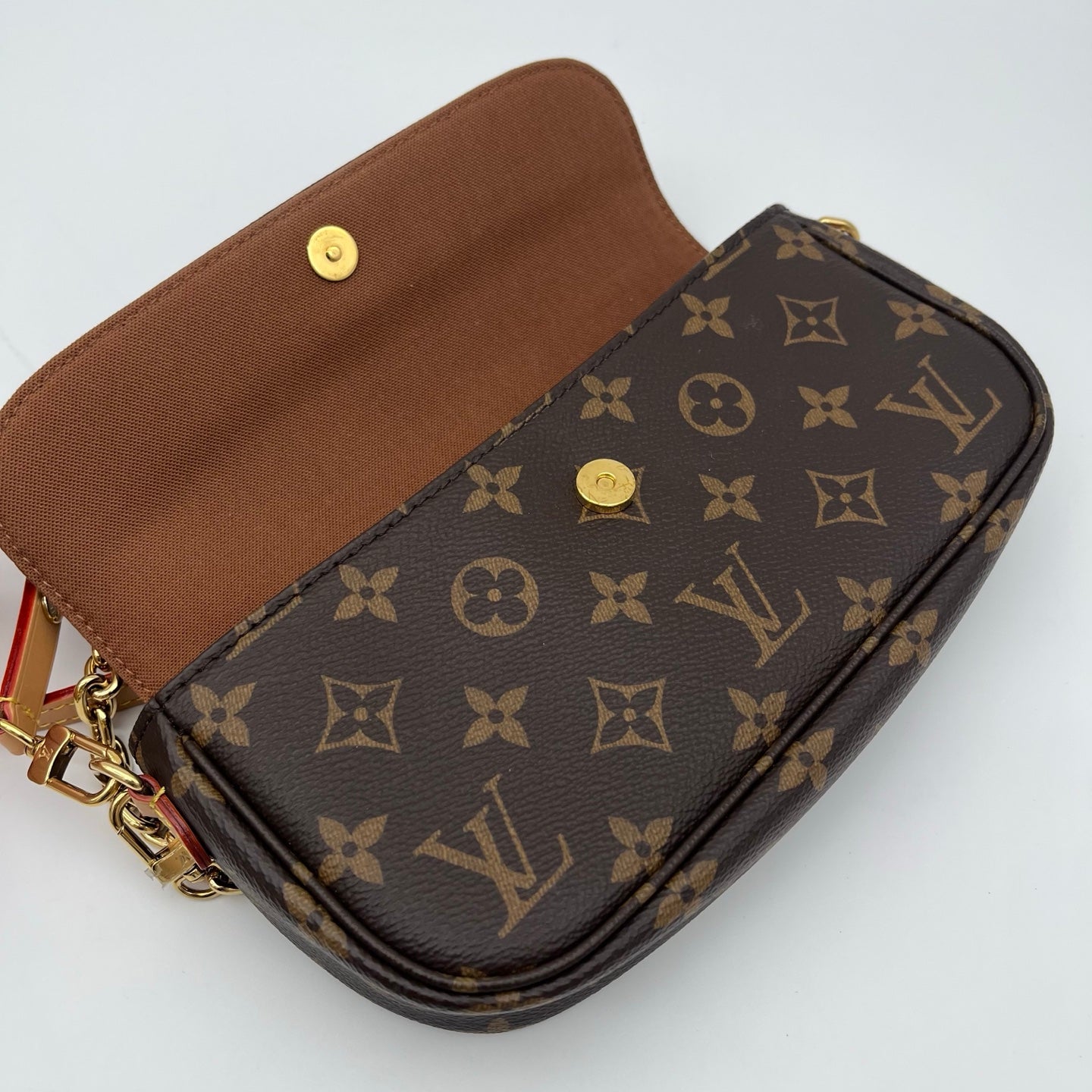 Louis Vuitton Ivy WOC Monogram Canvas Chain Wallet [Used]