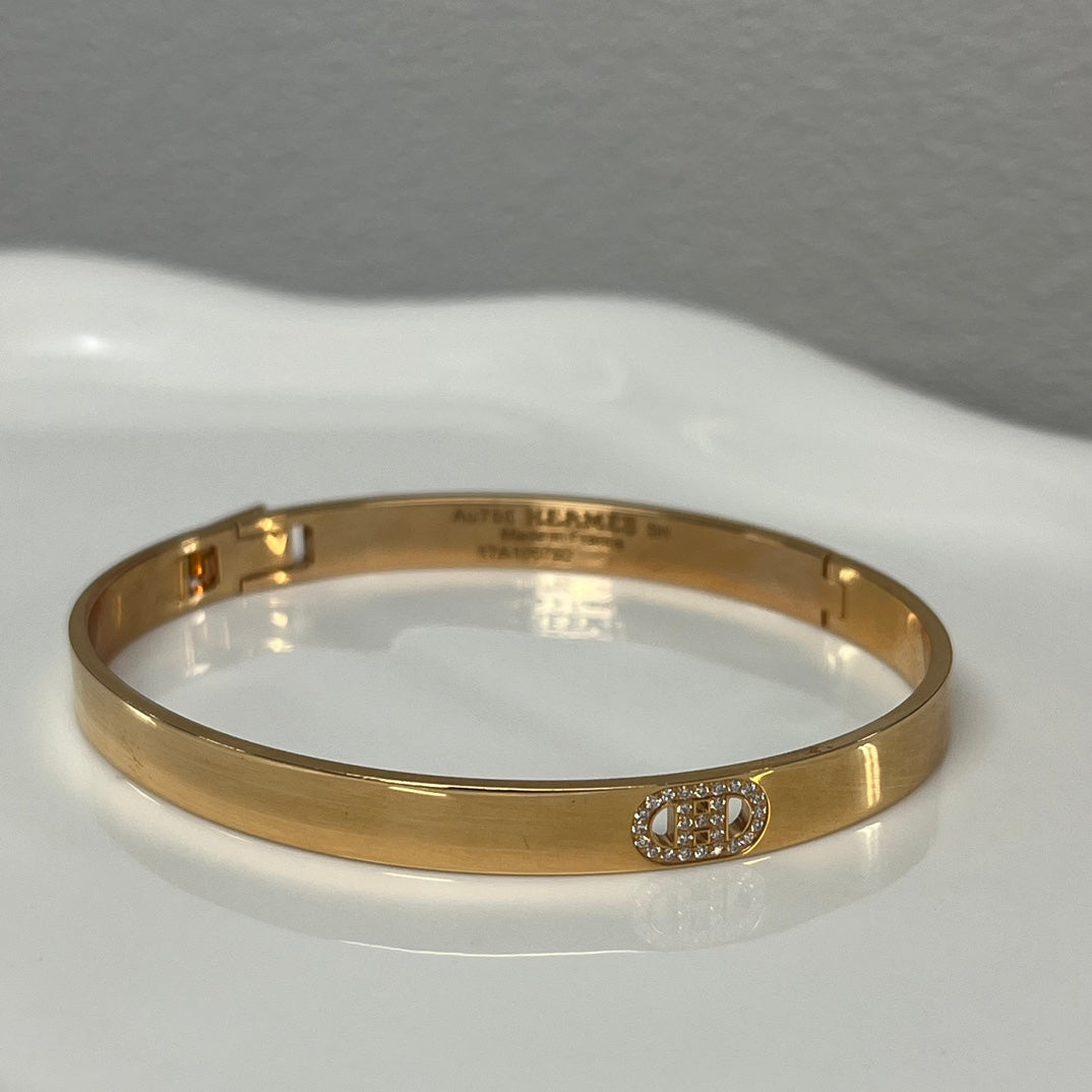 Hermès H d’Ancre Diamond Charm Bracelet 18K Yellow Gold [Used]