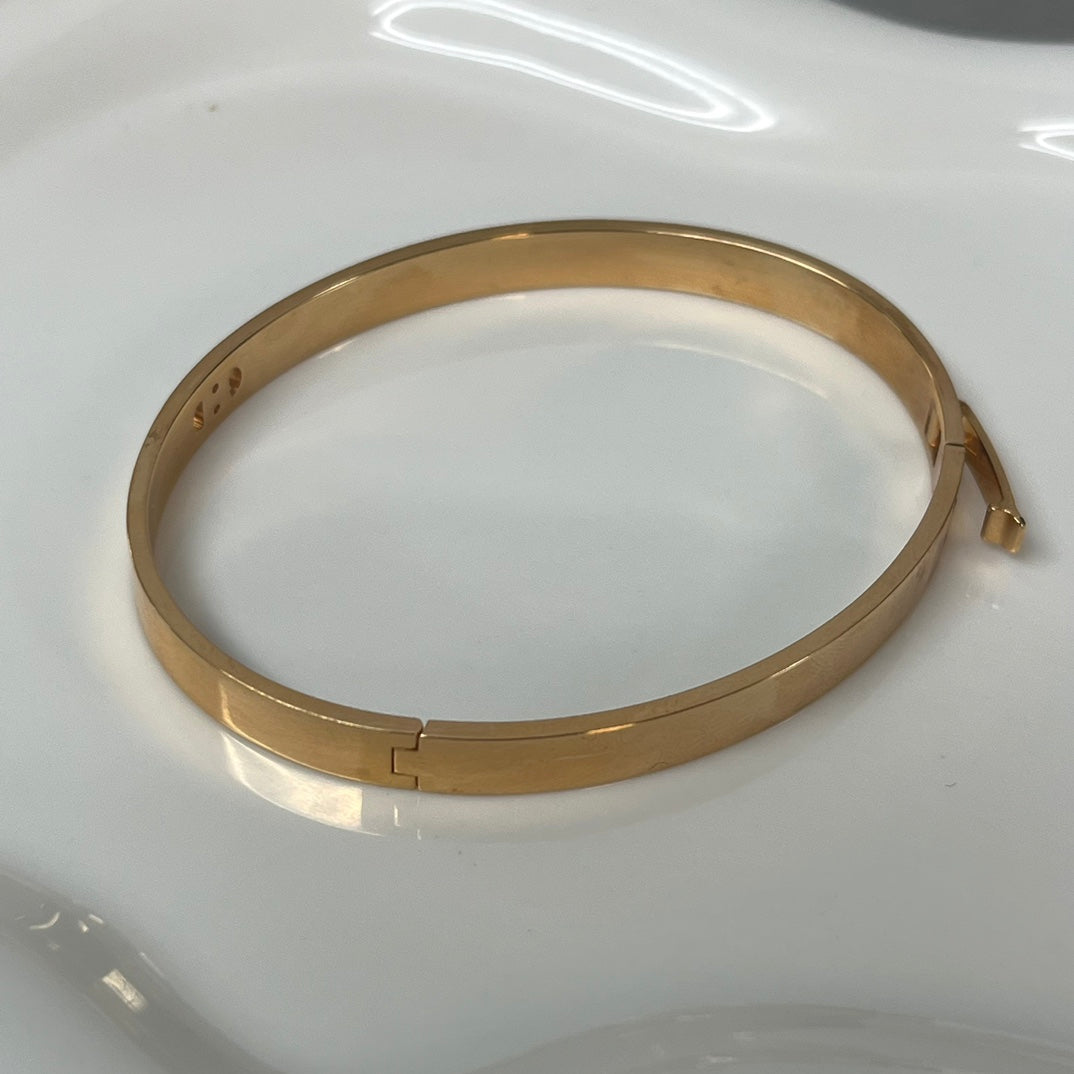 Hermès H d’Ancre Diamond Charm Bracelet 18K Yellow Gold [Used]