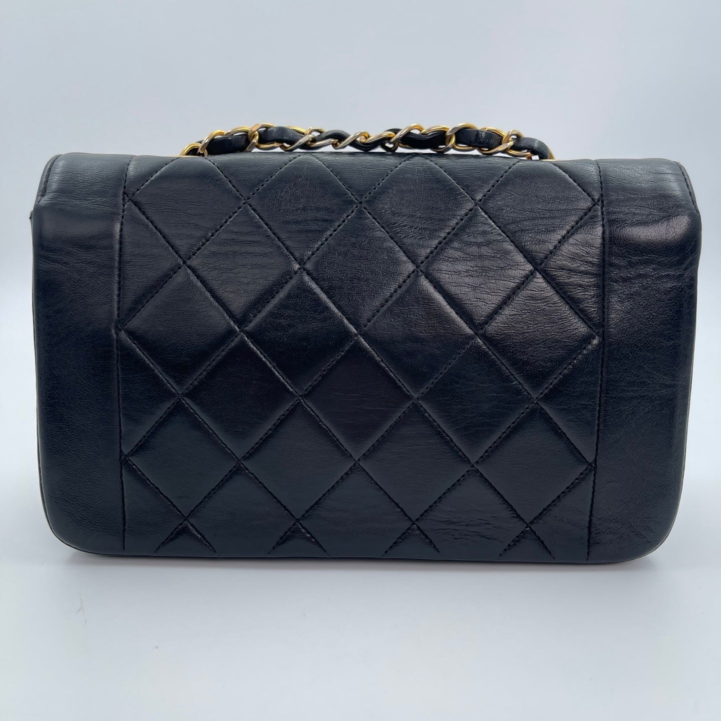 Chanel Black Lambskin Diana Medium Chain Shoulder Bag Gold Hardware 23 cm [Used]