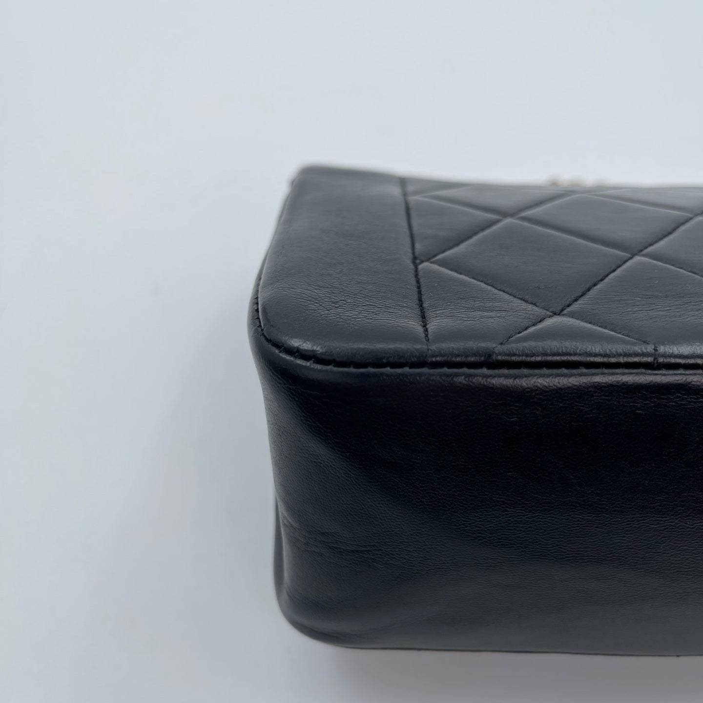Chanel Black Lambskin Diana Medium Chain Shoulder Bag Gold Hardware 23 cm [Used]