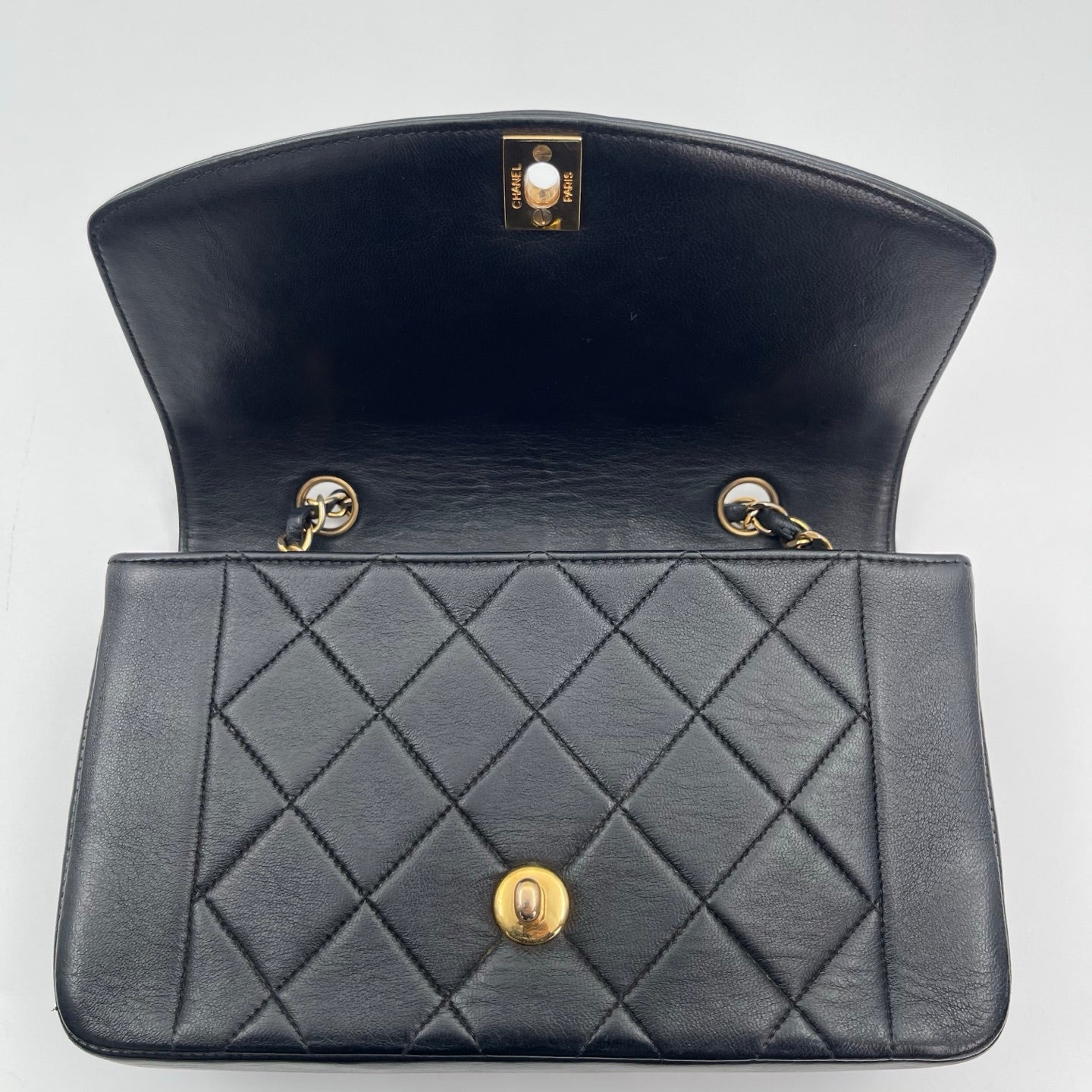 Chanel Black Lambskin Diana Medium Chain Shoulder Bag Gold Hardware 23 cm [Used]