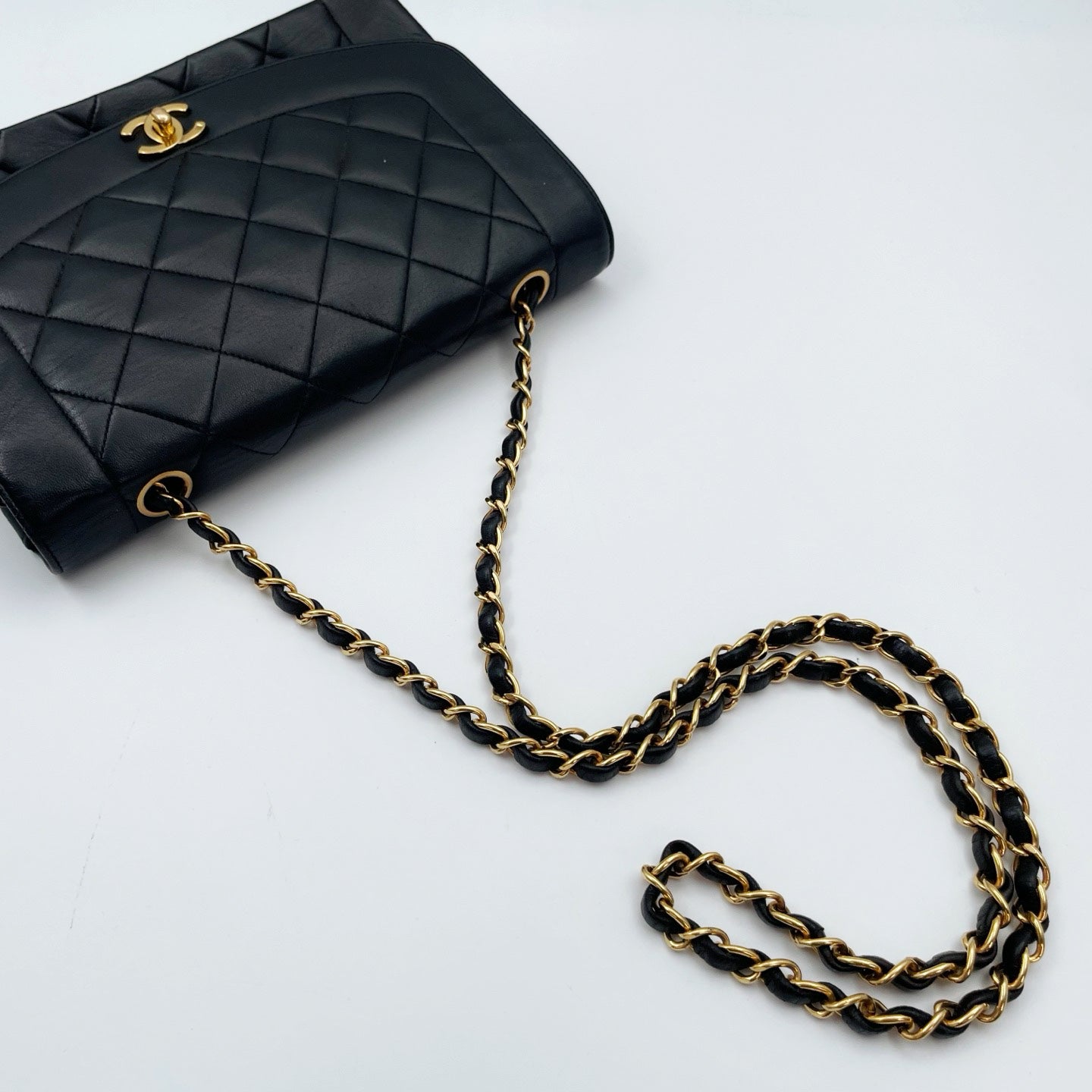 Chanel Black Lambskin Diana Chain Shoulder Bag Gold Hardware 25 cm [Used]