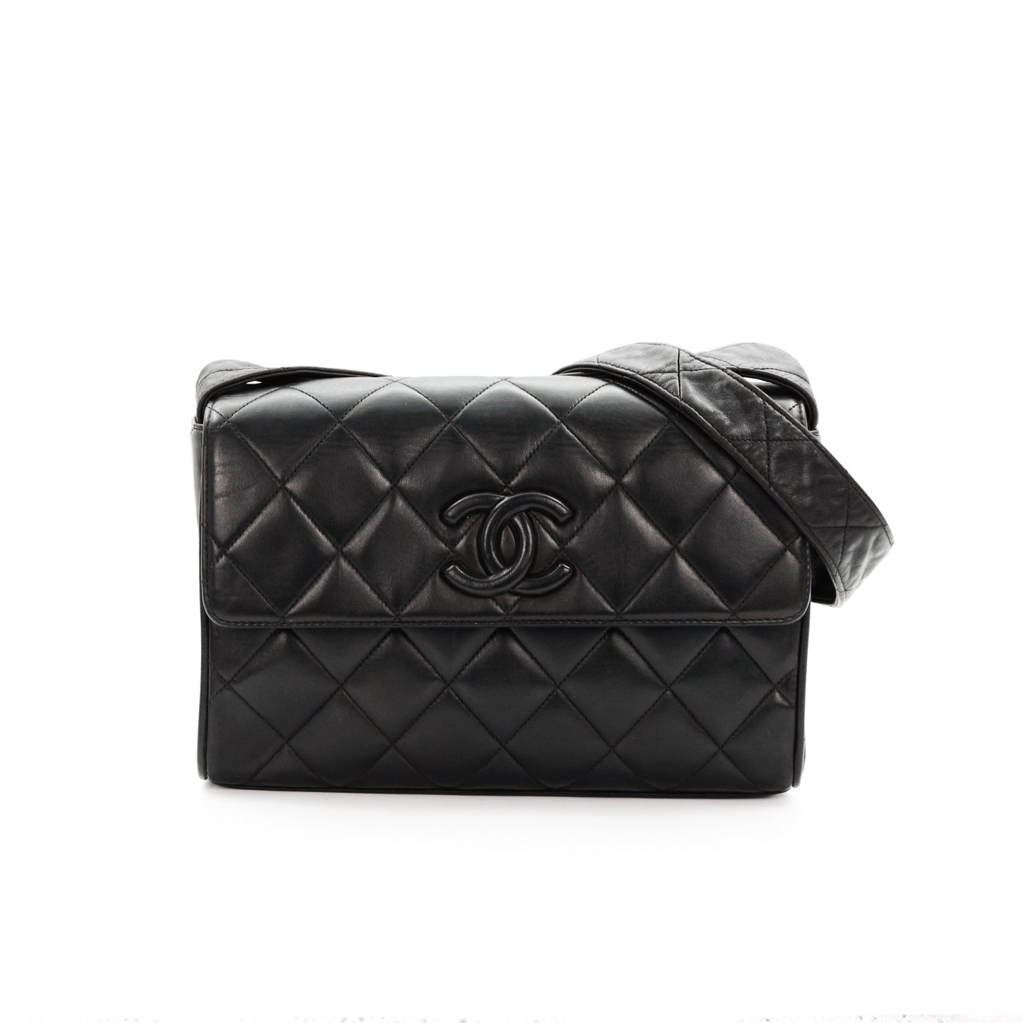 CHANEL So Black Lambskin CC Messenger Bag [Used]