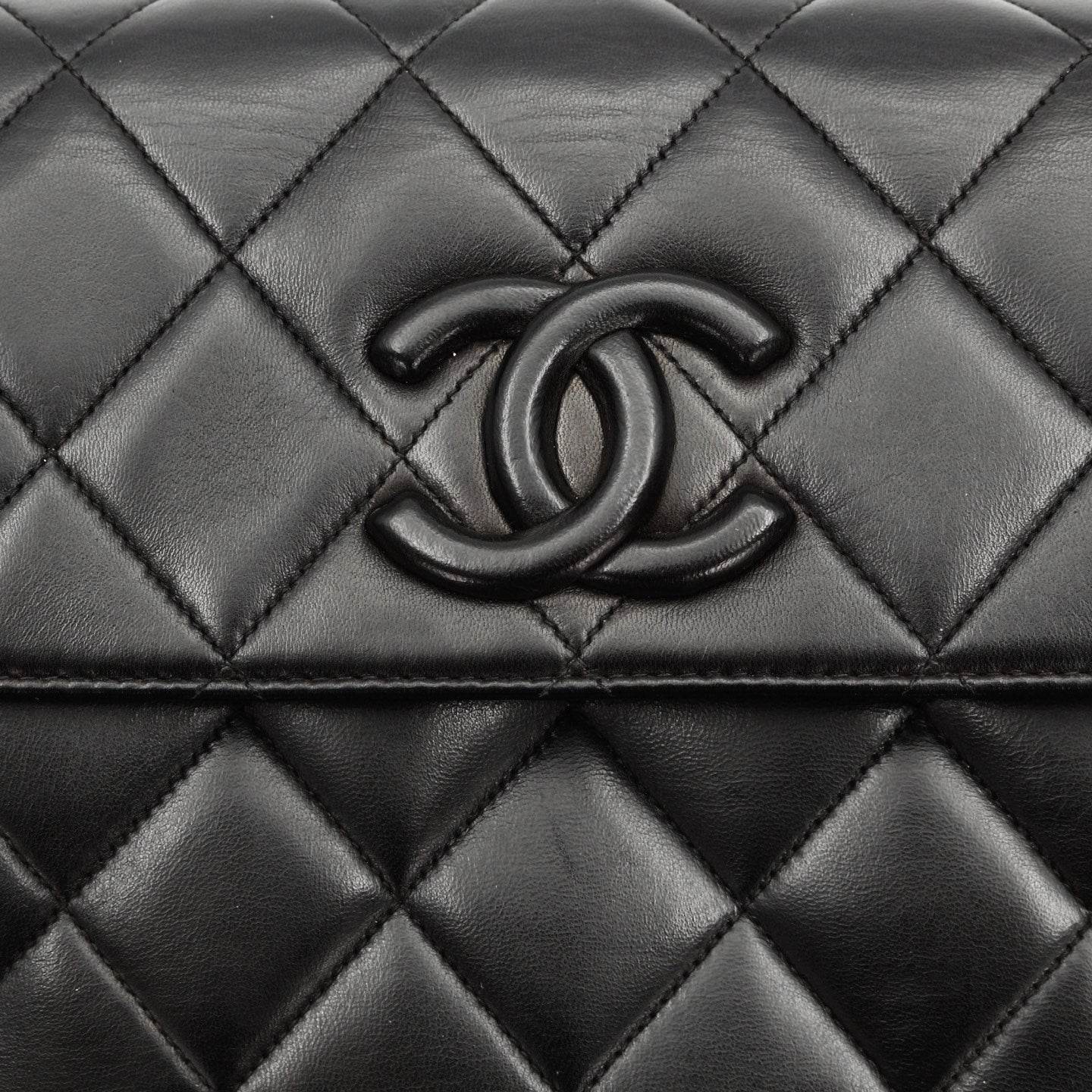 CHANEL So Black Lambskin CC Messenger Bag [Used]