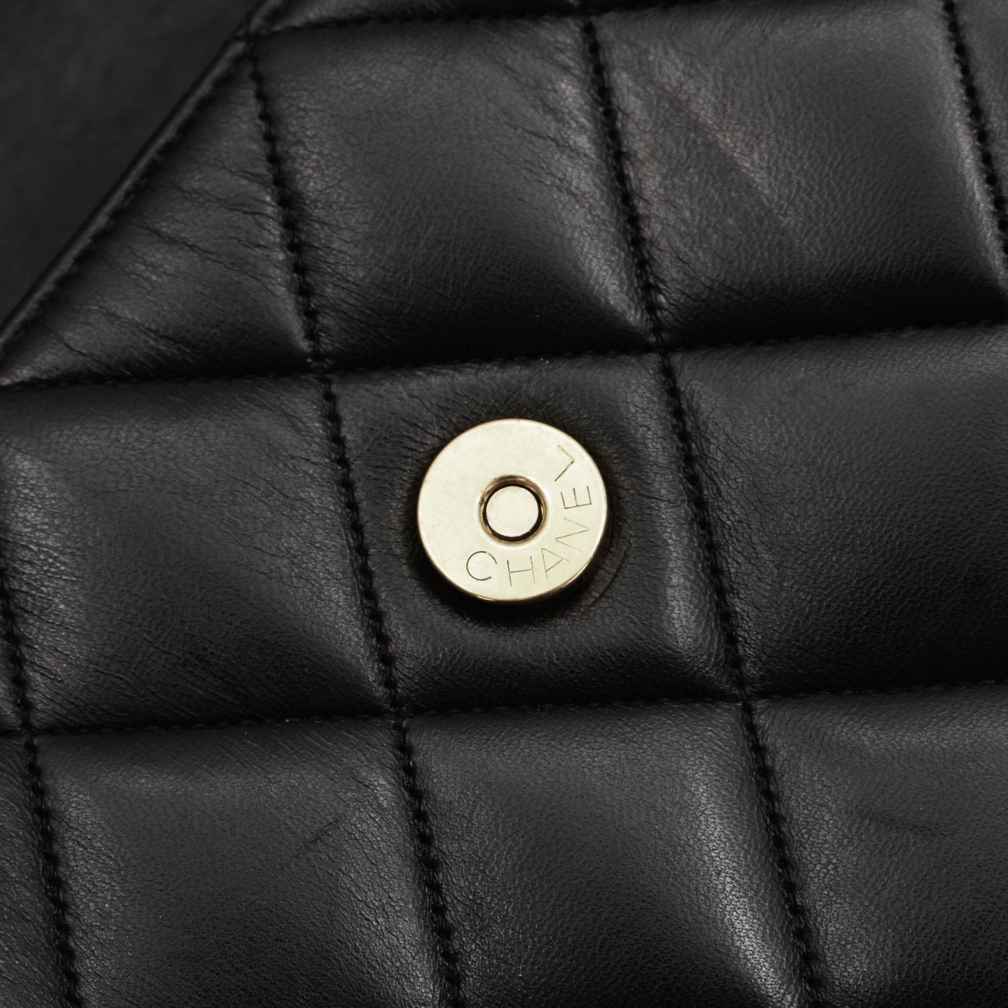 CHANEL So Black Lambskin CC Messenger Bag [Used]