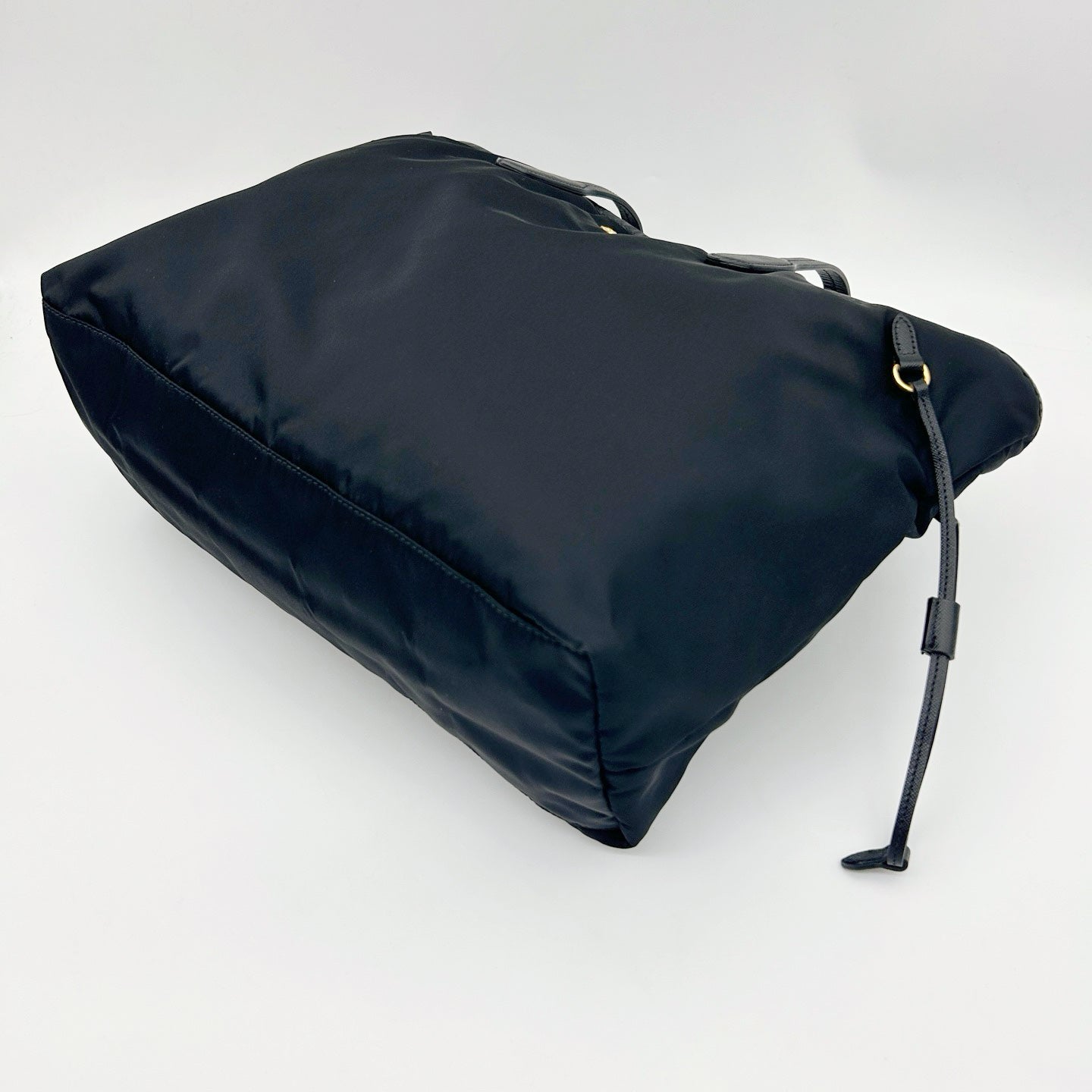 PRADA Black Nylon Large Tote Bag [Used]