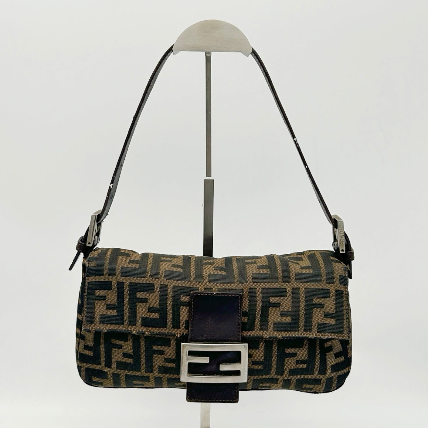 FENDI Brown Zucca Baguette Shoulder Bag [Used]