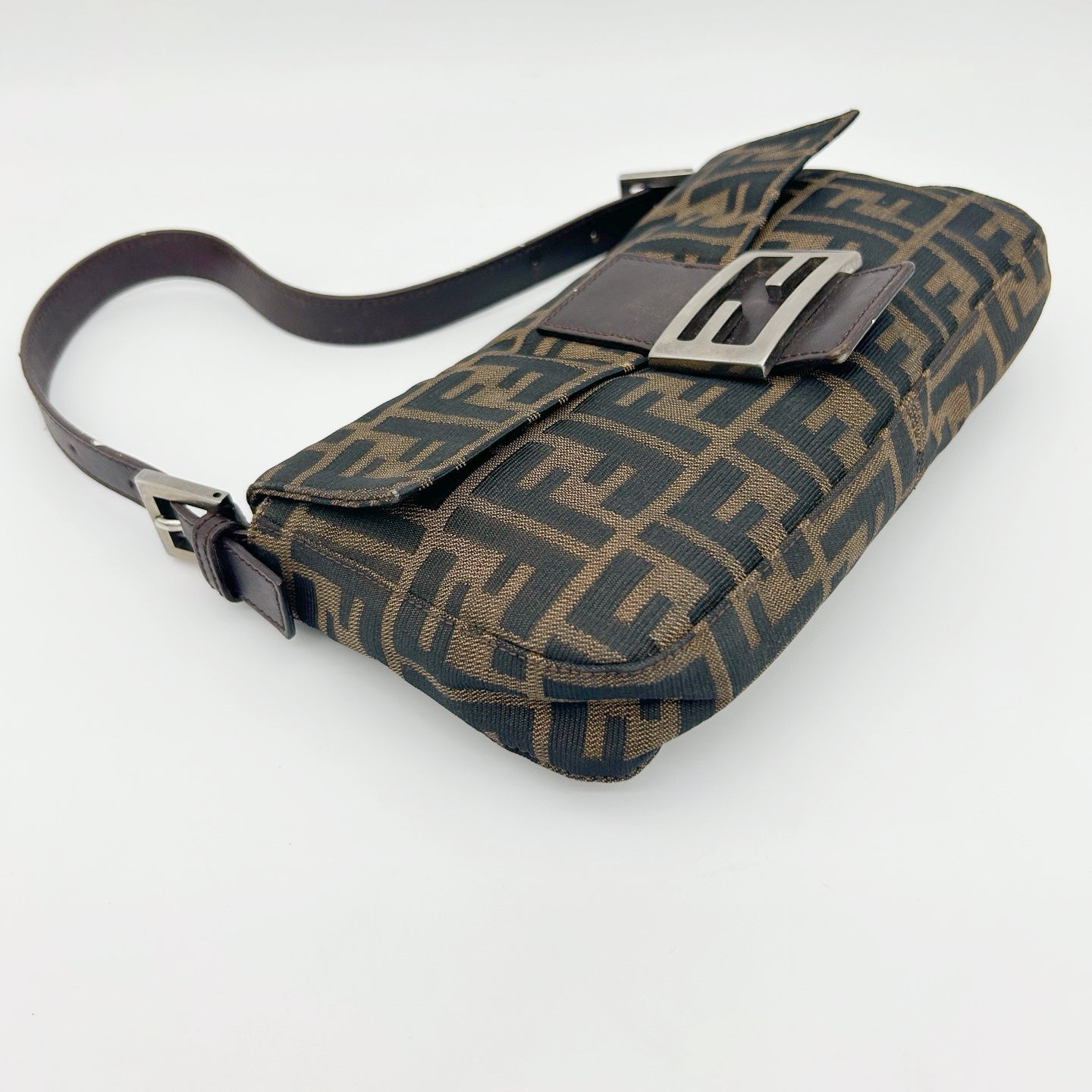 FENDI Brown Zucca Baguette Shoulder Bag [Used]