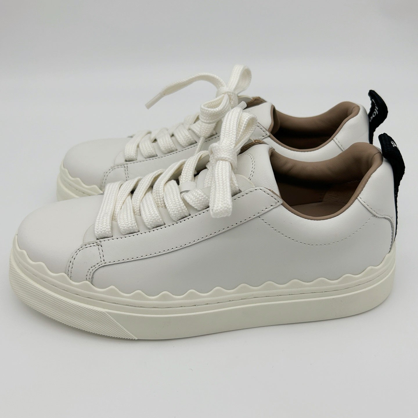 CHLOÉ Lauren White Leather Low-Top Sneakers [Used]