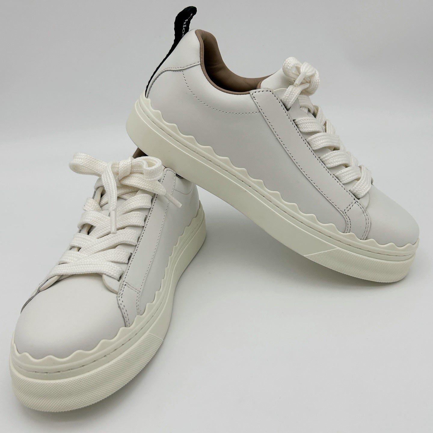 CHLOÉ Lauren White Leather Low-Top Sneakers [Used]