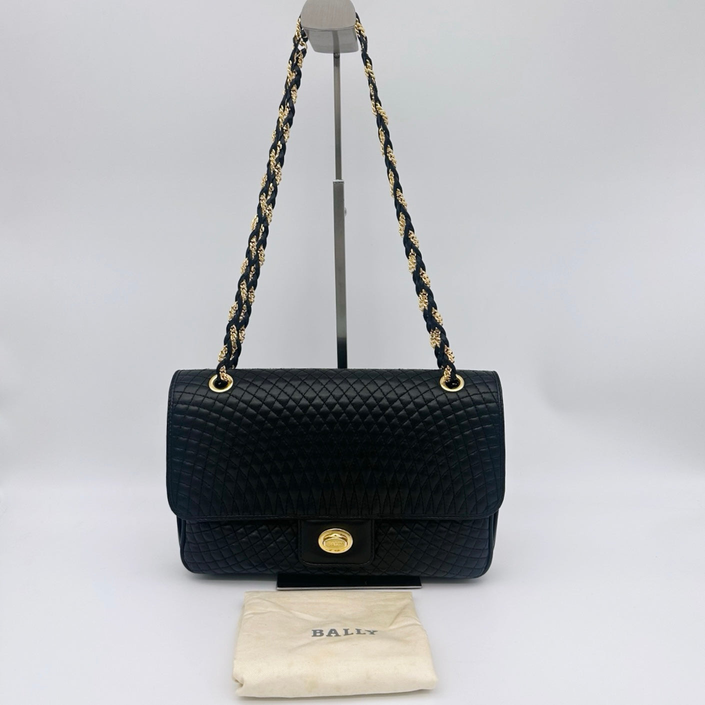 BALLY Black Quilted Lambskin Chain Shoulder Bag [Used]