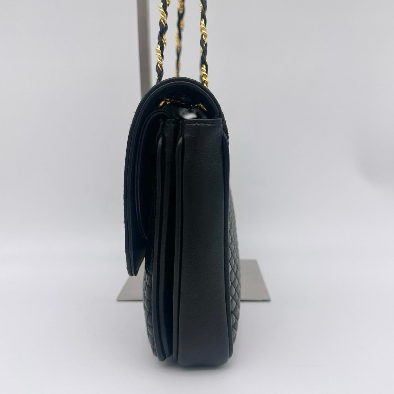 BALLY Black Quilted Lambskin Chain Shoulder Bag [Used]