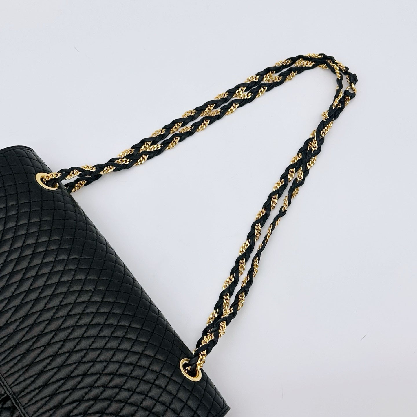 BALLY Black Quilted Lambskin Chain Shoulder Bag [Used]