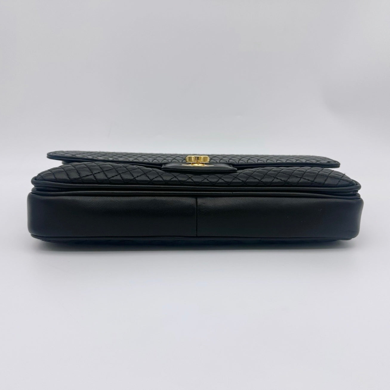 BALLY Black Quilted Lambskin Chain Shoulder Bag [Used]