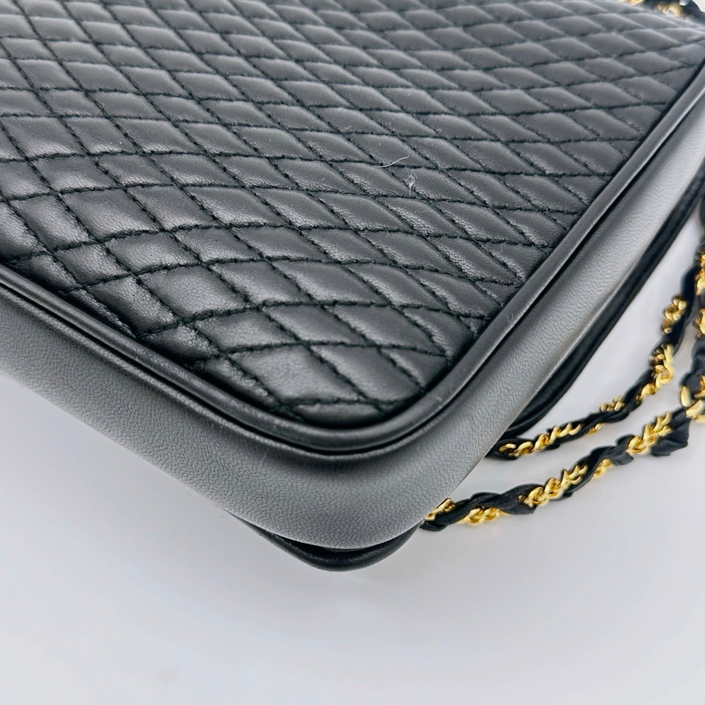 BALLY Black Quilted Lambskin Chain Shoulder Bag [Used]