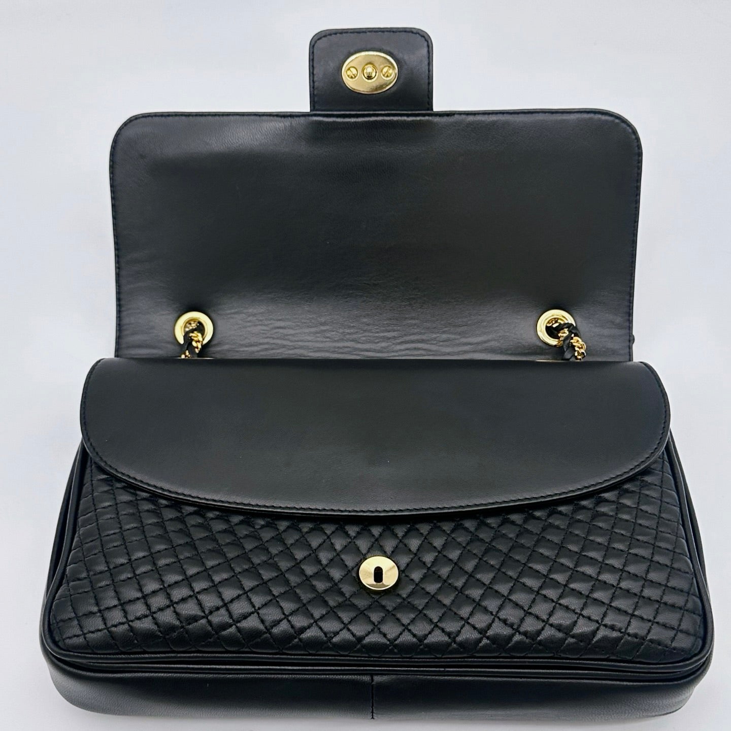 BALLY Black Quilted Lambskin Chain Shoulder Bag [Used]