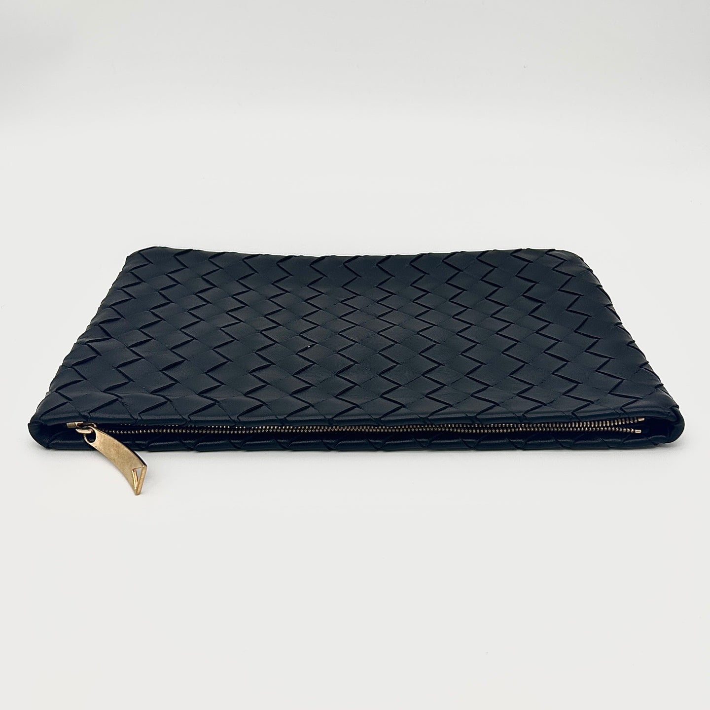 BOTTEGA VENETA Black Intrecciato Lambskin Zip Clutch Bag [Used]