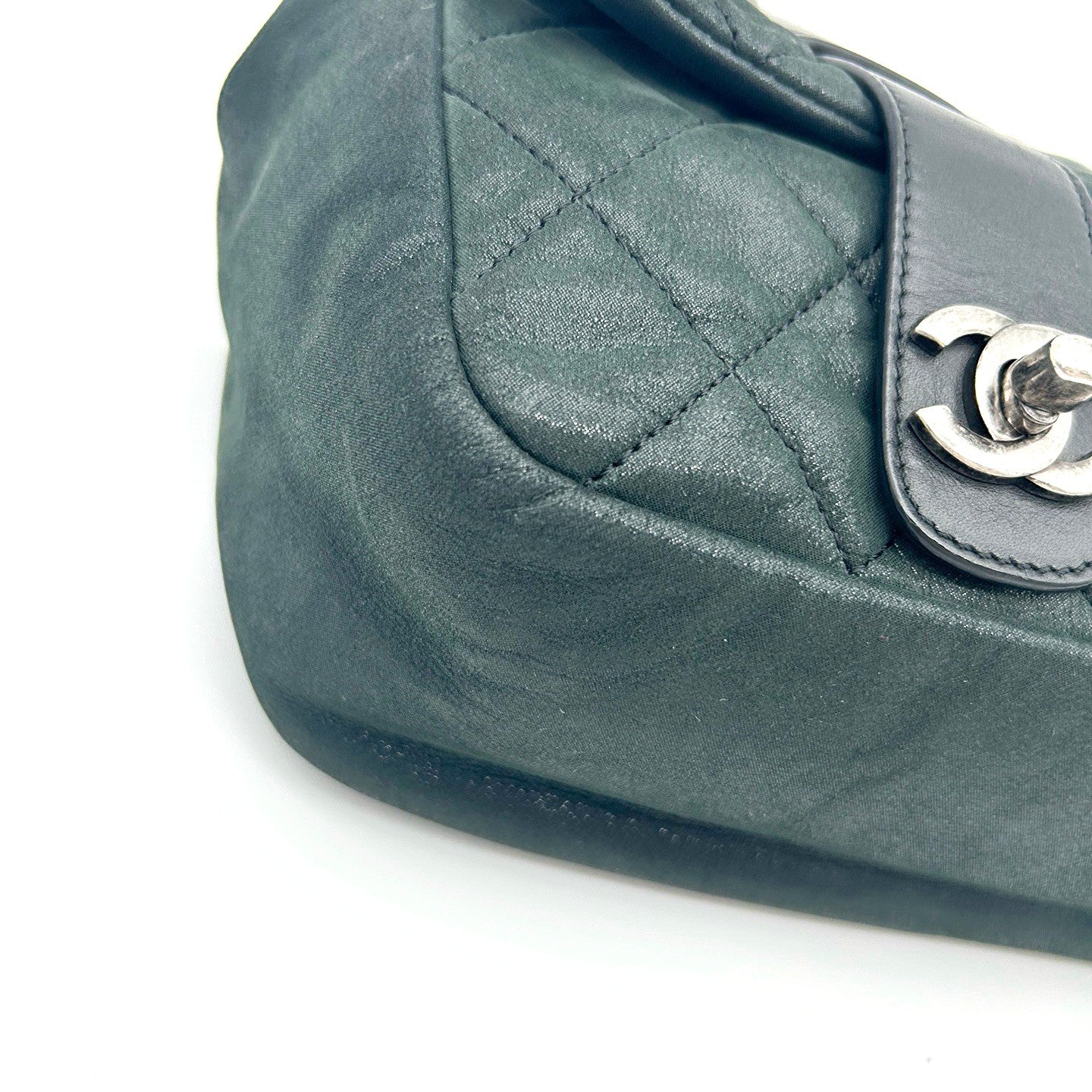 CHANEL Dark Green Pearl Calfskin 2-Way School Lock Messenger Bag [Used]