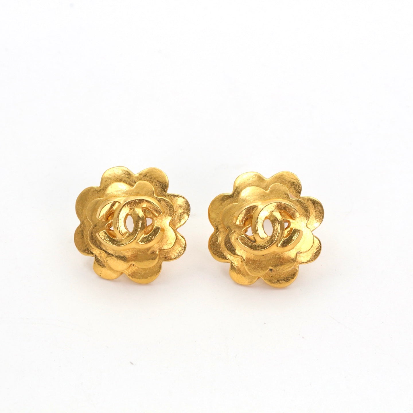 CHANEL Vintage Camellia Clip-On Earrings 98P [Used]