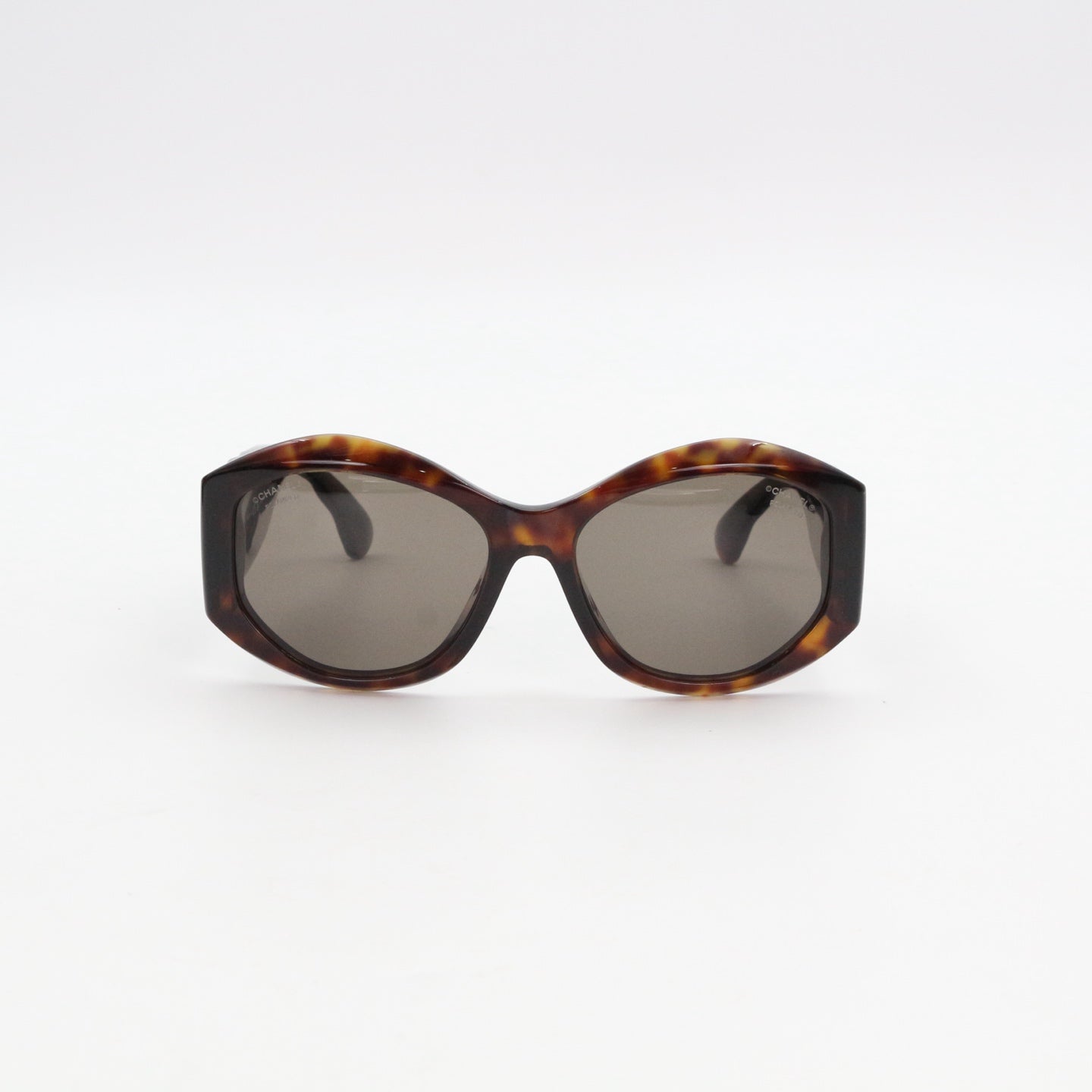 Chanel Tortoiseshell Wide Frame Quilted CC Sunglasses Gold Hardware [Used]