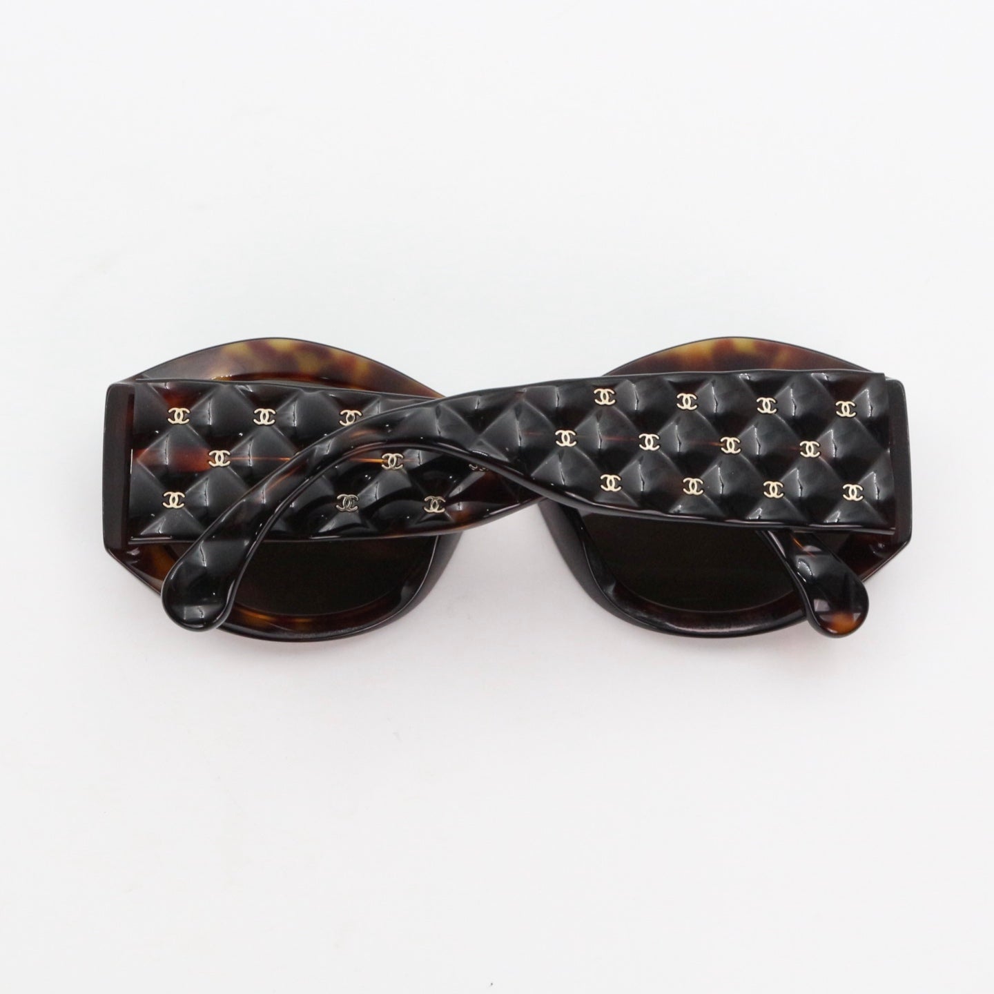 Chanel Tortoiseshell Wide Frame Quilted CC Sunglasses Gold Hardware [Used]