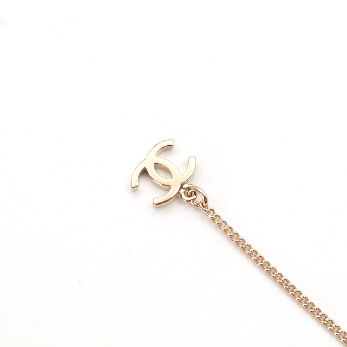 CHANEL Gold-Tone Christmas Reindeer Pearl Necklace [Unused]