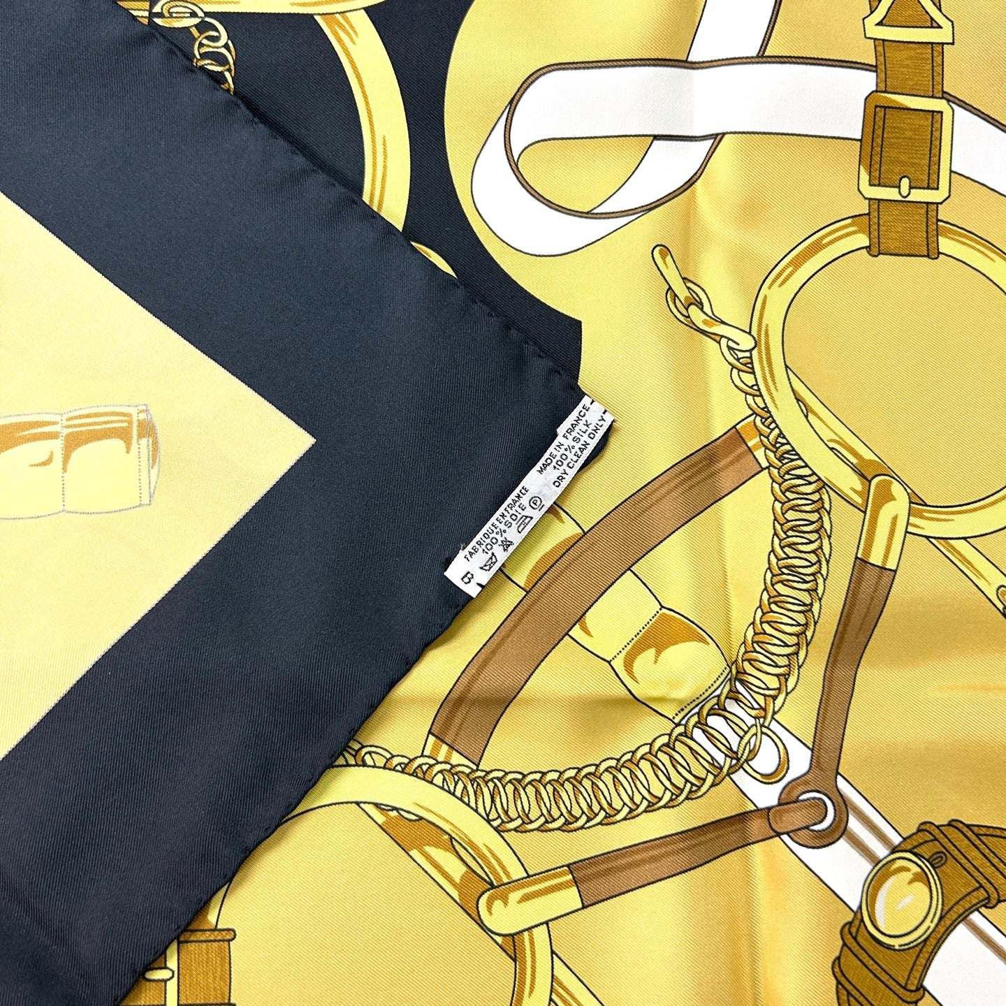 HERMÈS Eperon d'Or 90 Silk Scarf [Used]