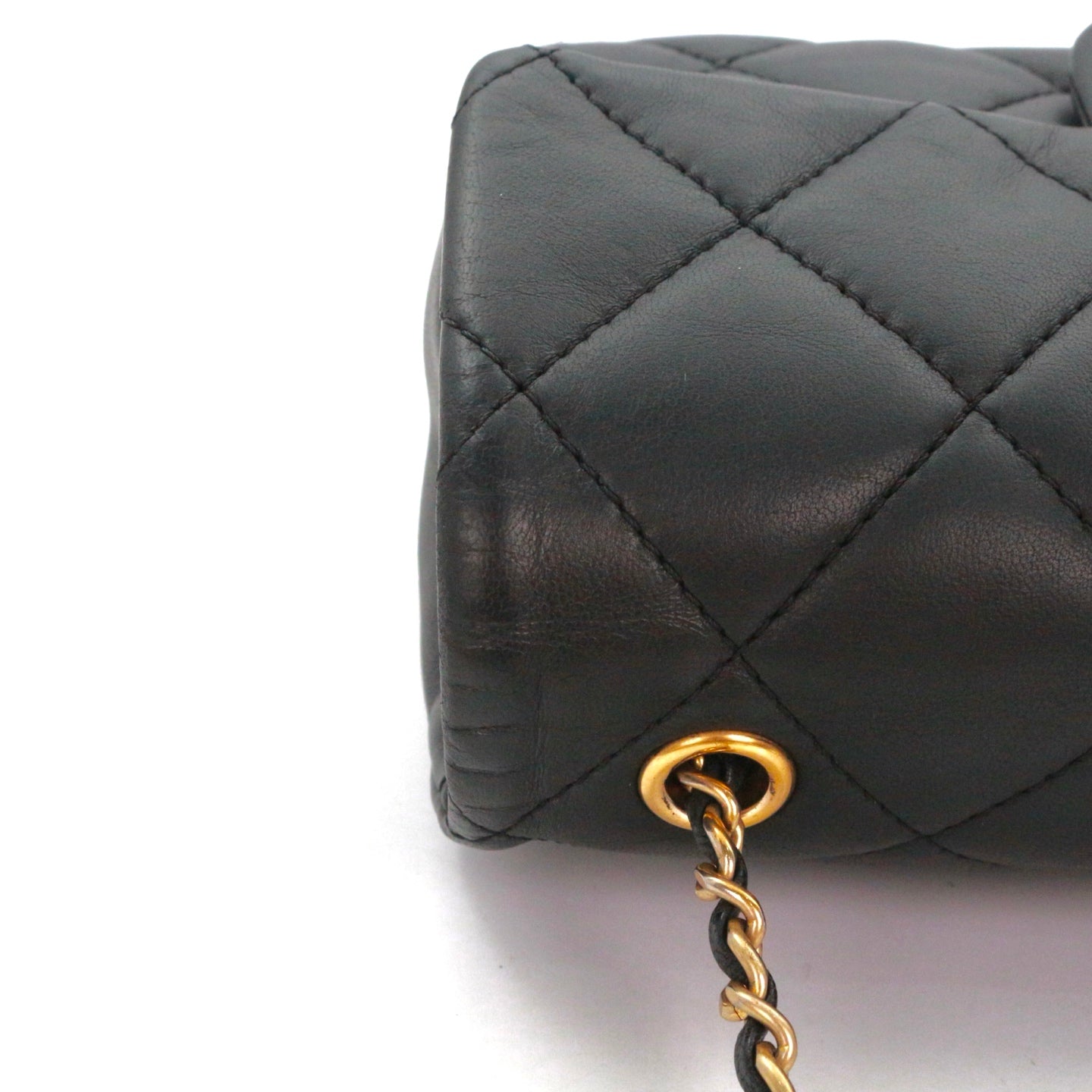 CHANEL 22B Black Lambskin Heart Charm Chain Flap Bag [Used]