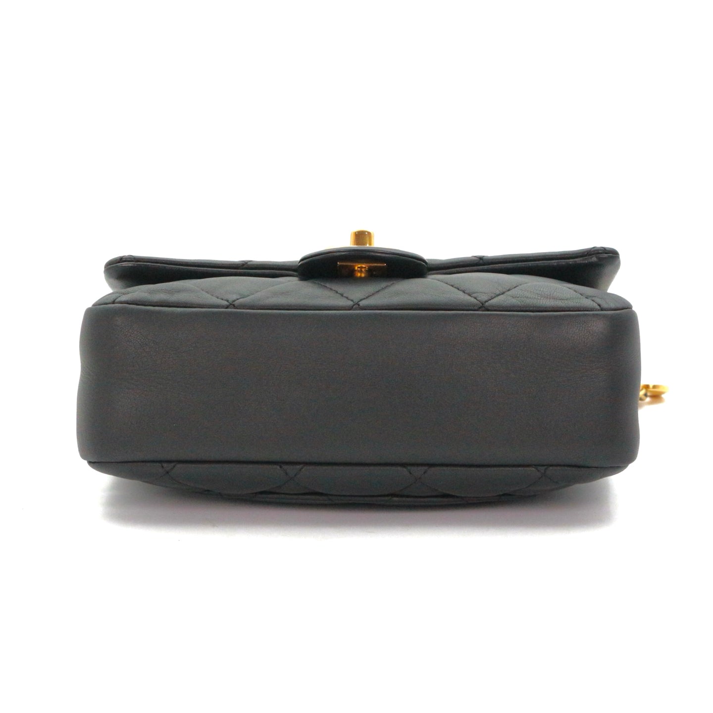 CHANEL 22B Black Lambskin Heart Charm Chain Flap Bag [Used]