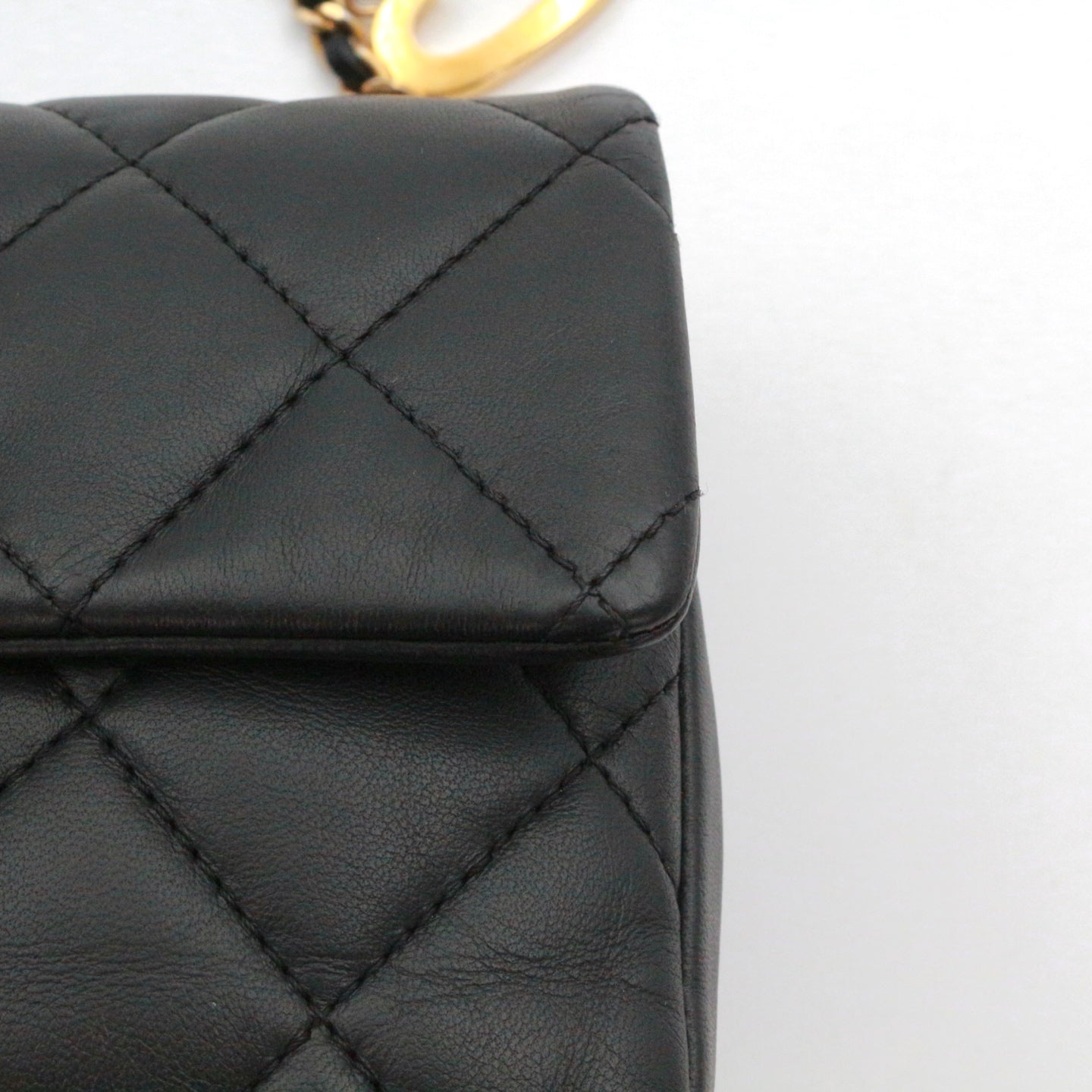 CHANEL 22B Black Lambskin Heart Charm Chain Flap Bag [Used]