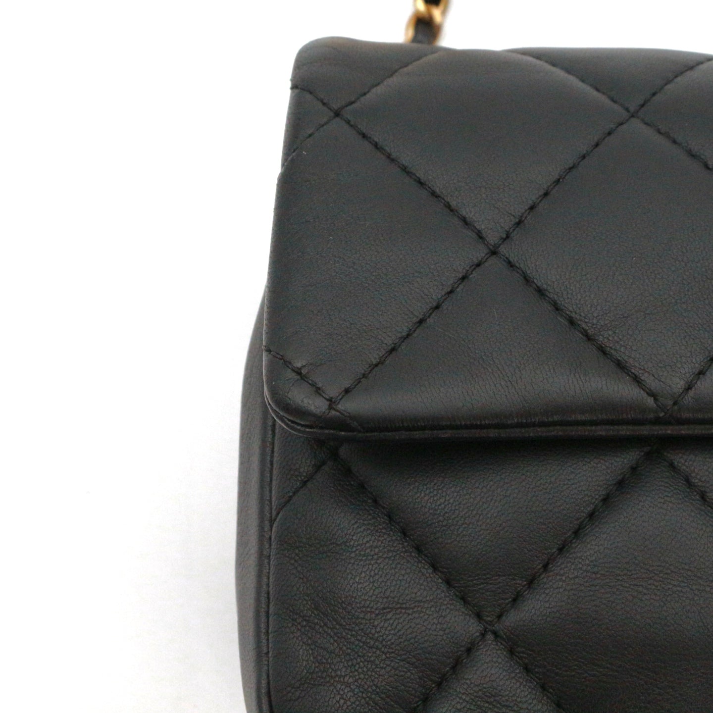 CHANEL 22B Black Lambskin Heart Charm Chain Flap Bag [Used]