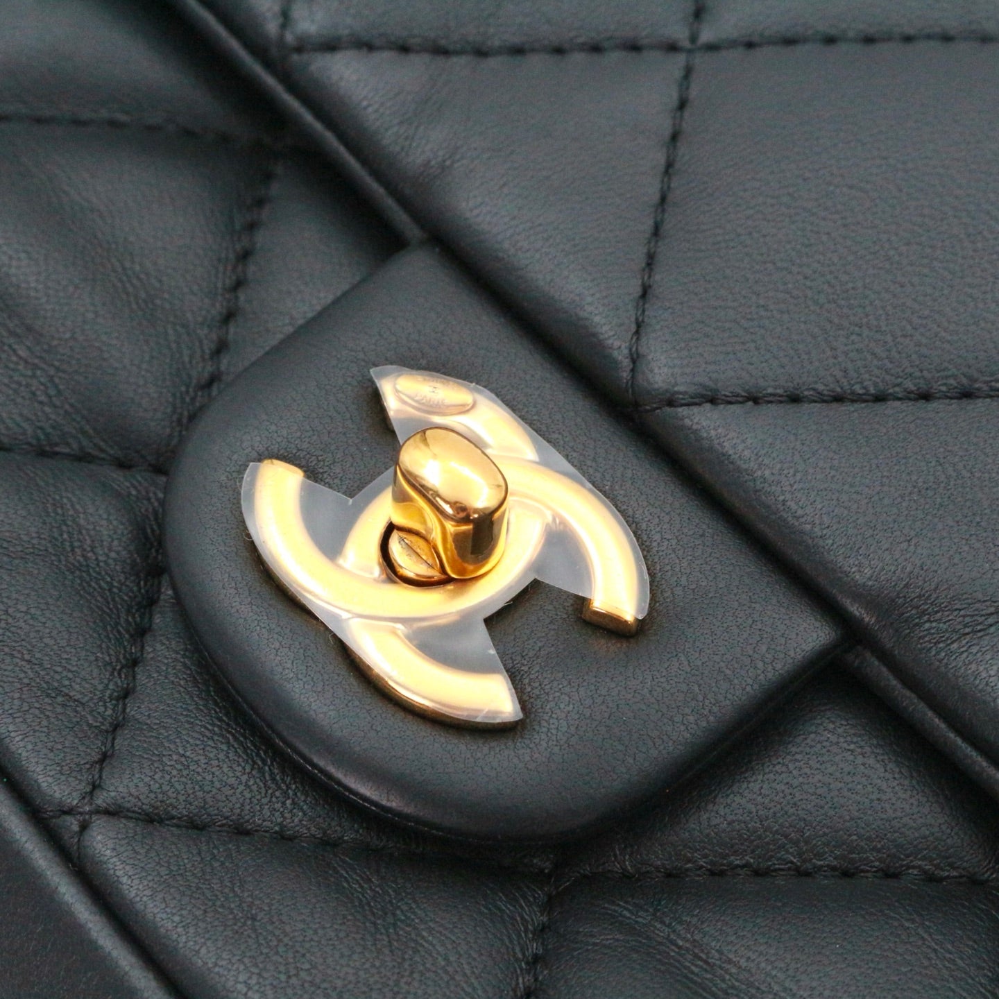 CHANEL 22B Black Lambskin Heart Charm Chain Flap Bag [Used]