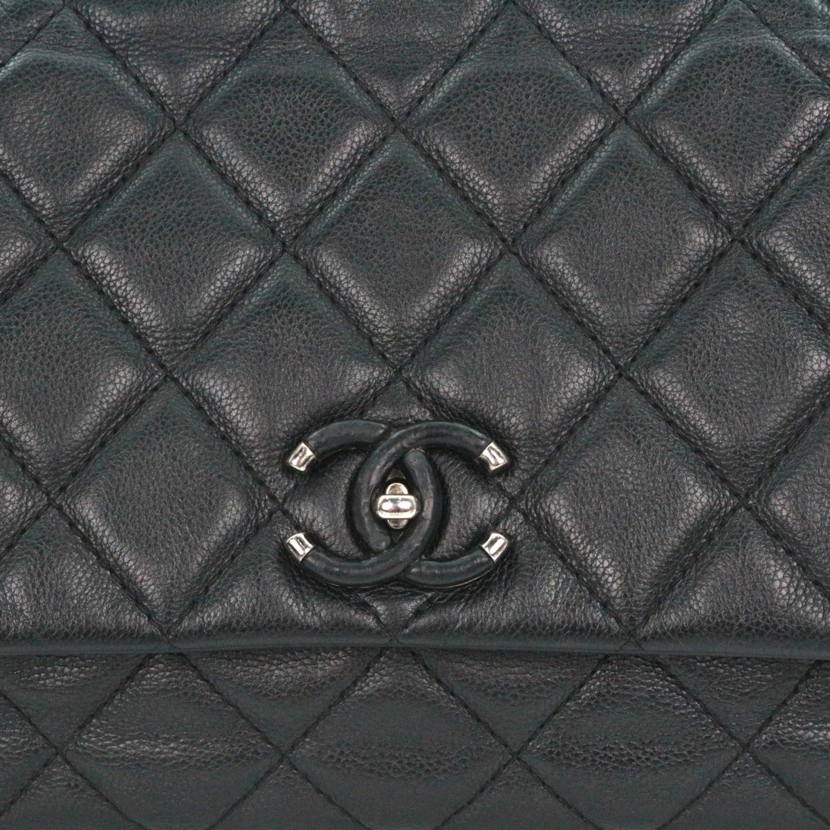 CHANEL Black Caviar Leather  Cuban Chain Shoulder Bag [Used]