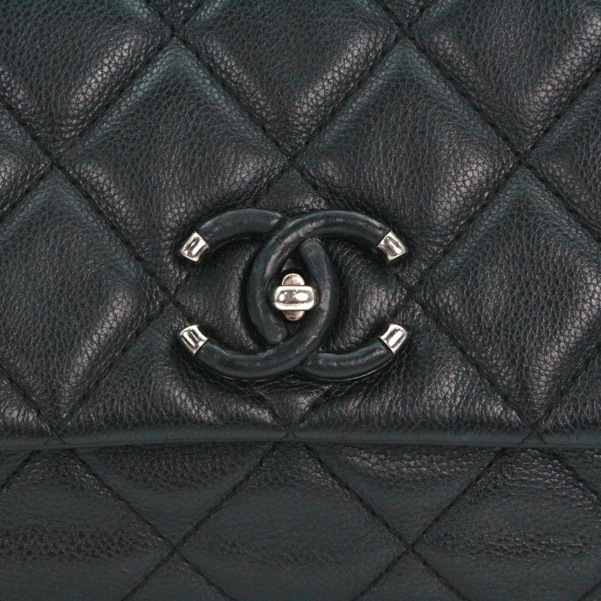 CHANEL Black Caviar Leather  Cuban Chain Shoulder Bag [Used]