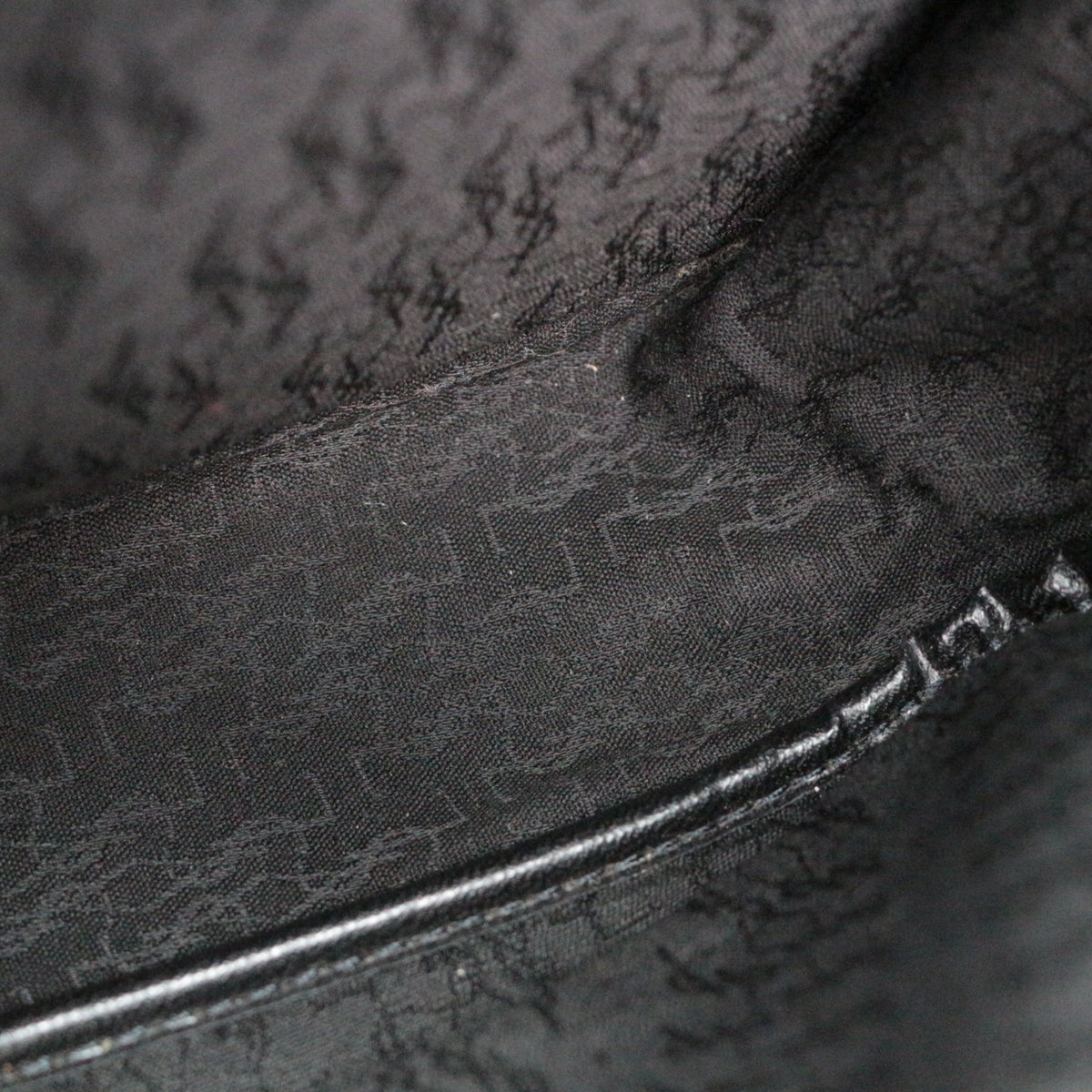 YVES SAINT LAURENT Vintage Black Leather YSL Logo Flap Shoulder Bag [Used]