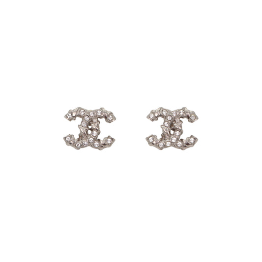 CHANEL F21B Silver Tone Textured Rhinestone Double CC Pierced Earrings [Used]