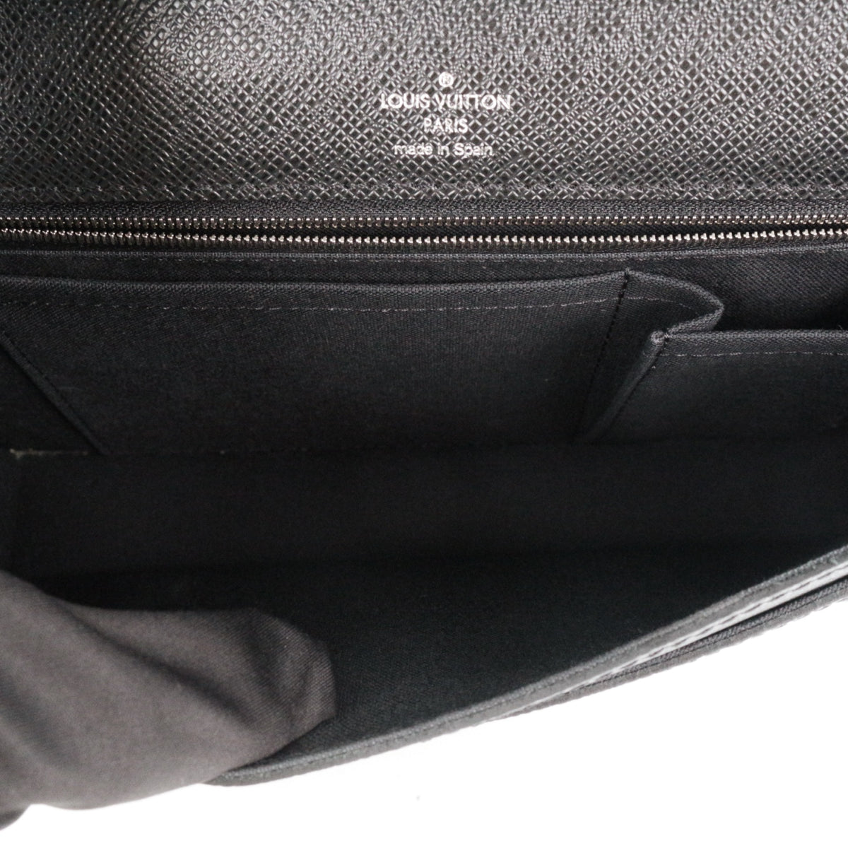 LOUIS VUITTON Black Taiga Leather S-Lock Clutch Bag M32592 [Used]
