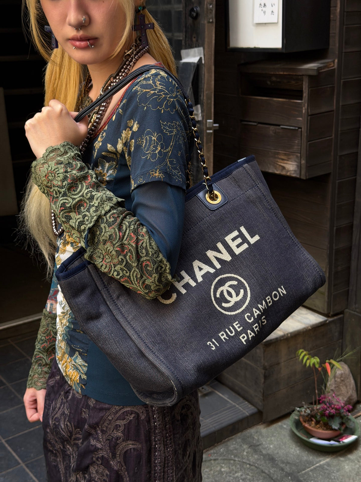 CHANEL Navy Blue Denim 31 Rue Cambon Logo Tote Bag [Used]