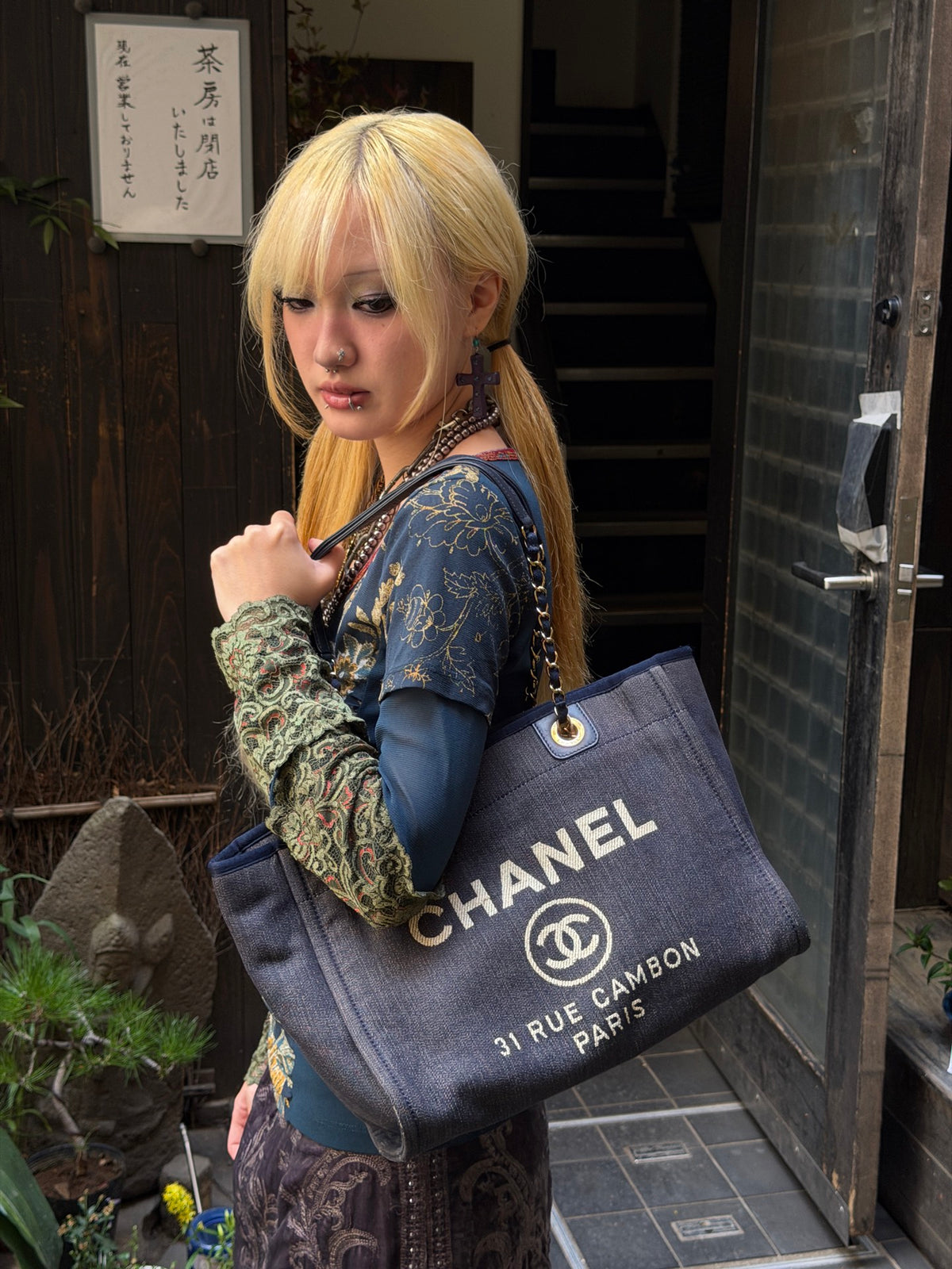 CHANEL Navy Blue Denim 31 Rue Cambon Logo Tote Bag [Used]