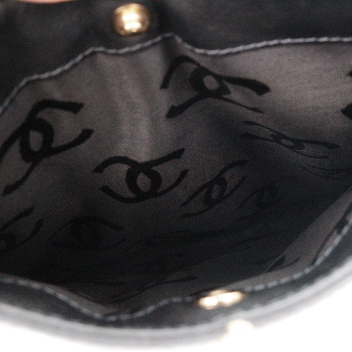 CHANEL Black Calfskin Leather Contrast Stitch Surpique Tote Bag [Used]