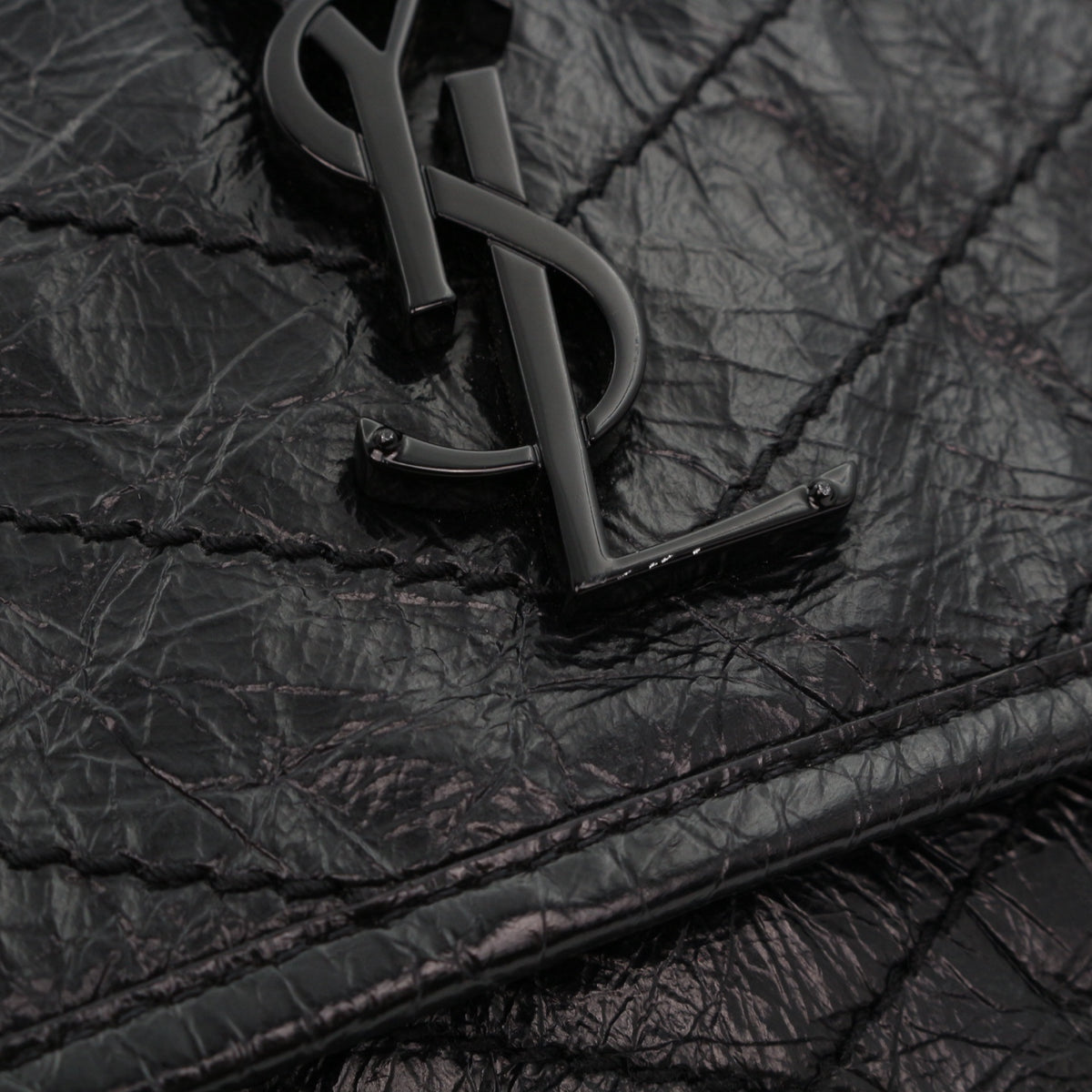 SAINT LAURENT Black Crinkled Calfskin Medium Niki Chain Shoulder Bag [Used]