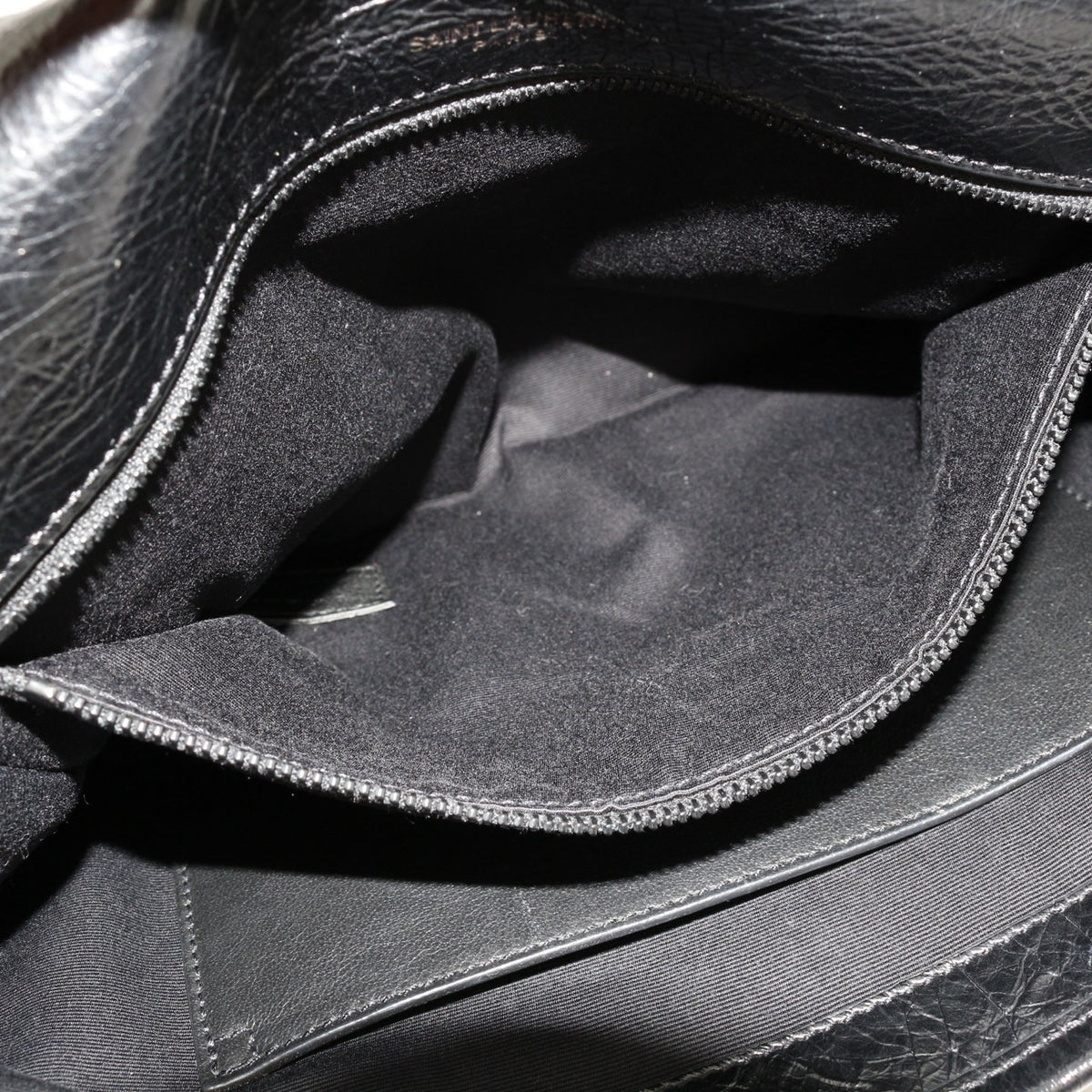 SAINT LAURENT Black Crinkled Calfskin Medium Niki Chain Shoulder Bag [Used]