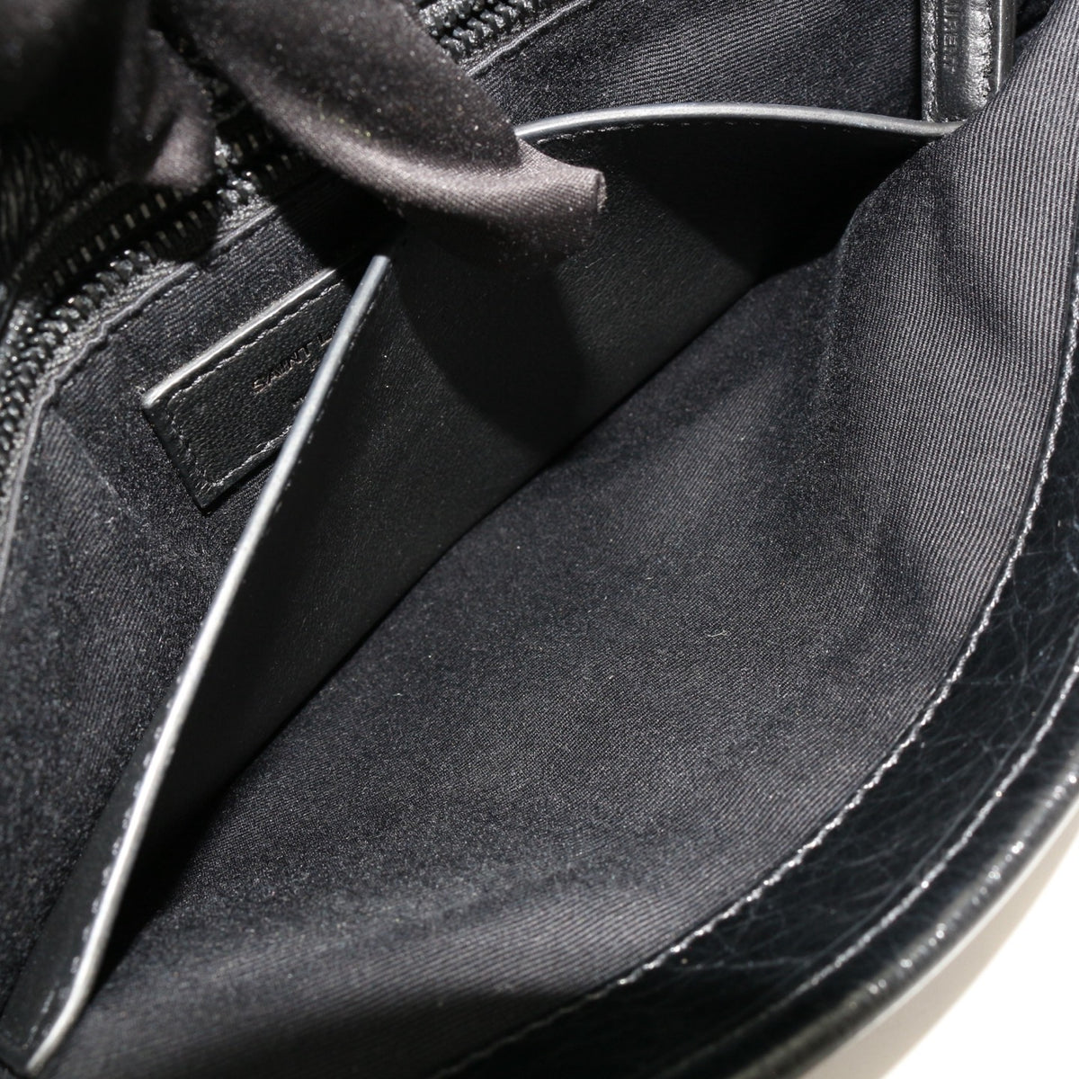 SAINT LAURENT Black Crinkled Calfskin Medium Niki Chain Shoulder Bag [Used]